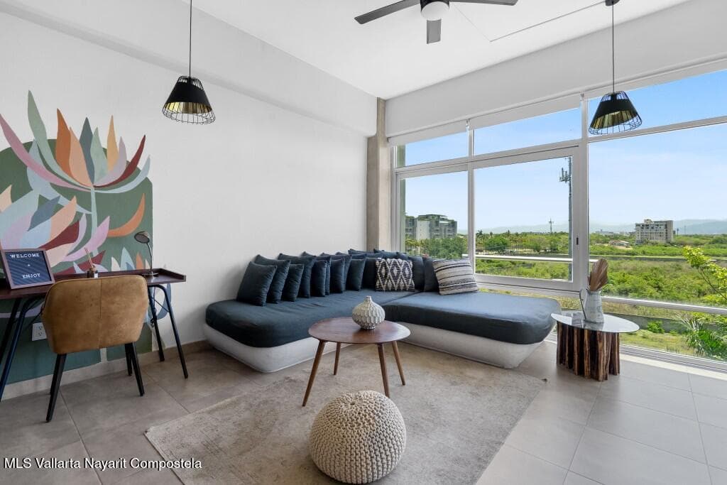 CONDO 407