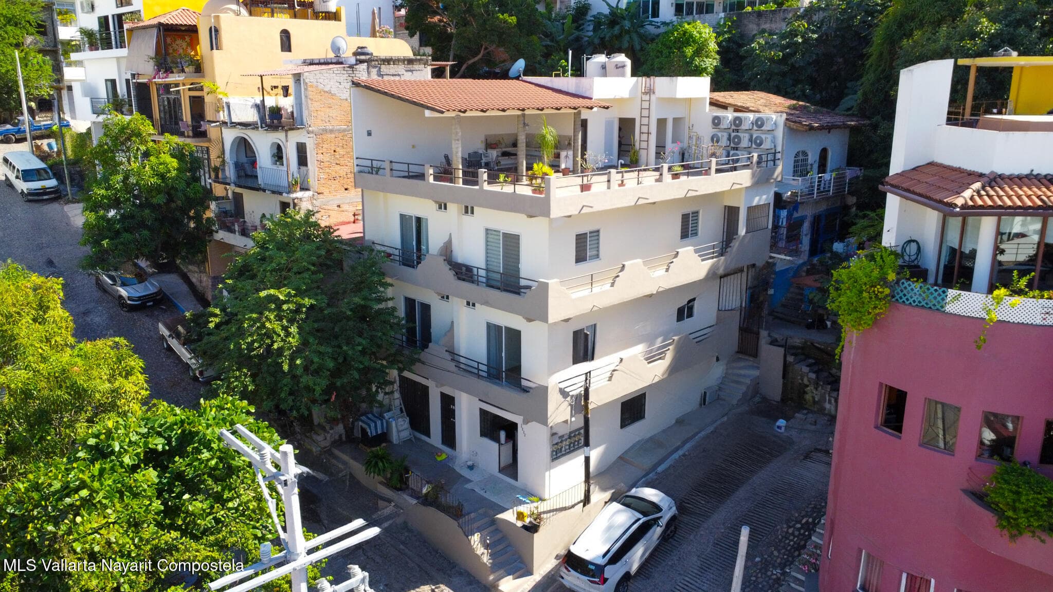 Bugambilias Building