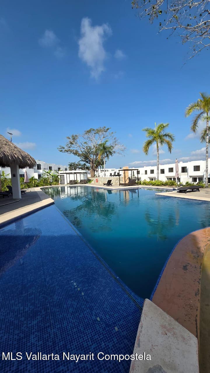 Casa Parota Raiz