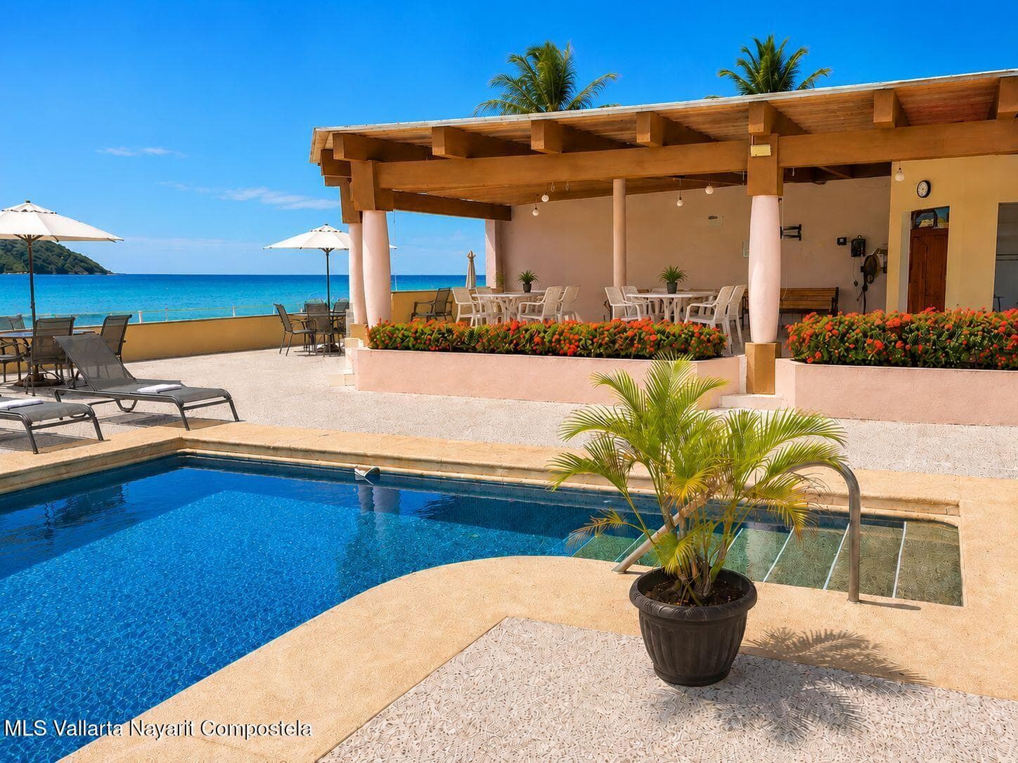 La Vita Condominiums
