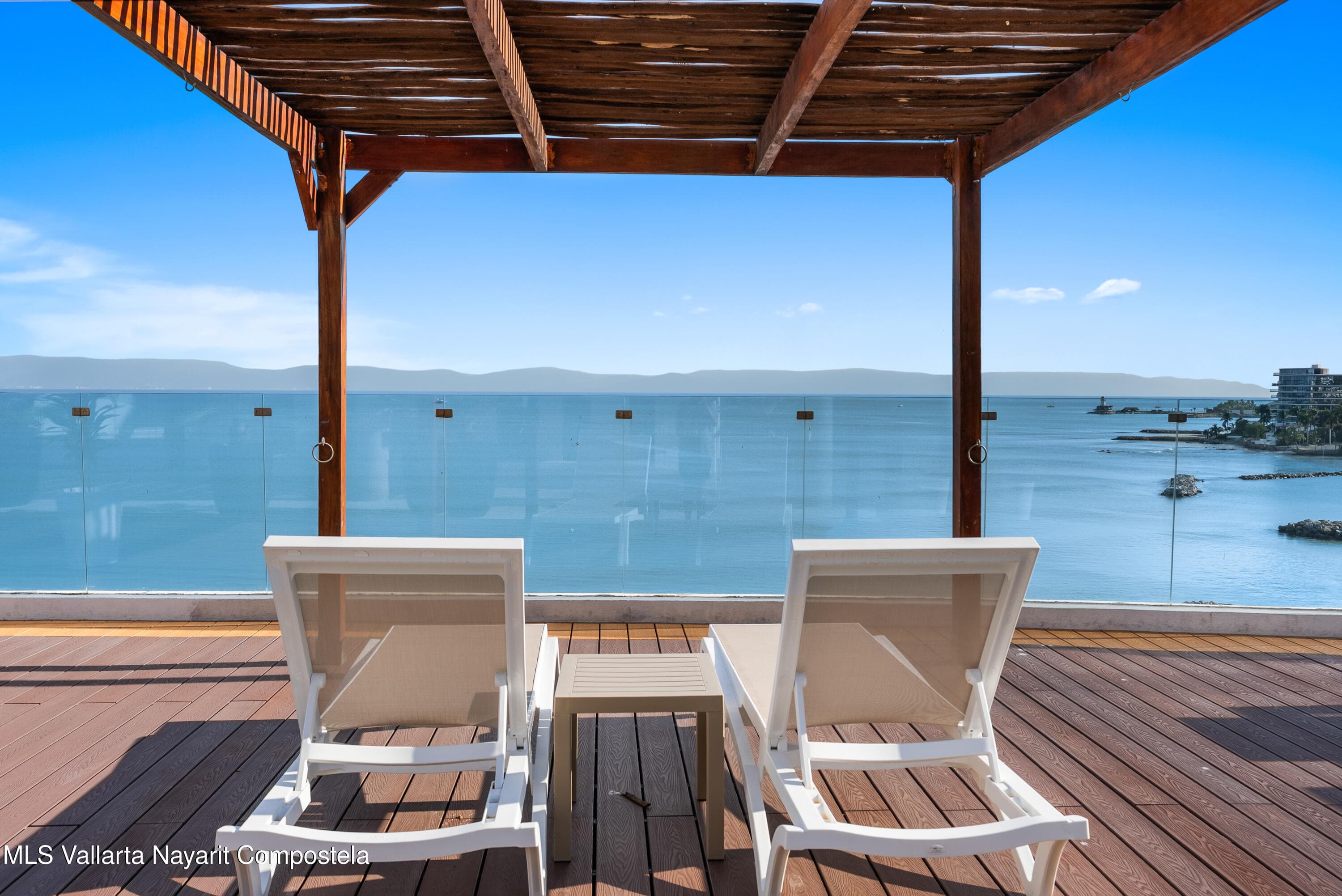 Condo Oceano