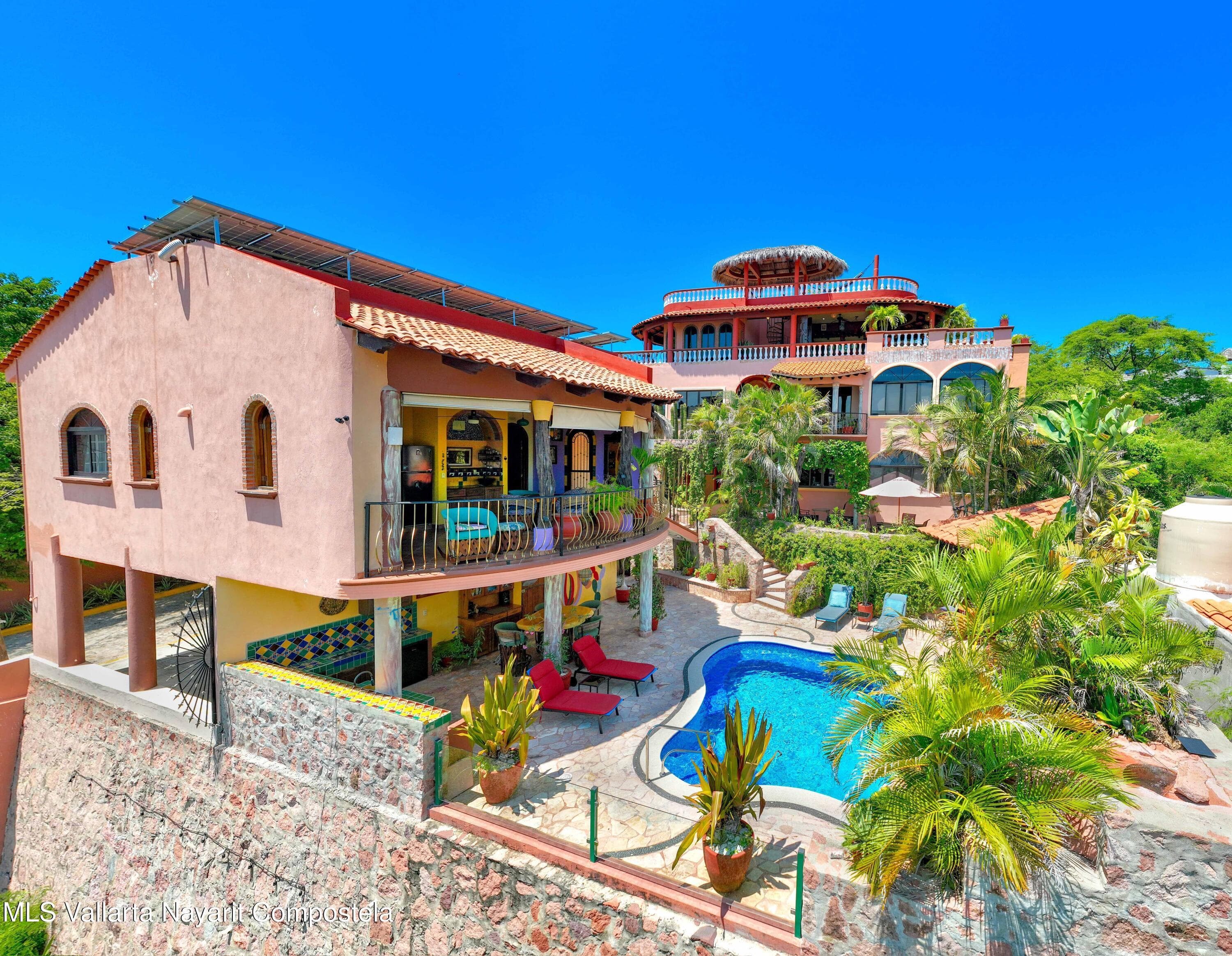 VILLA VISTA ROYAL