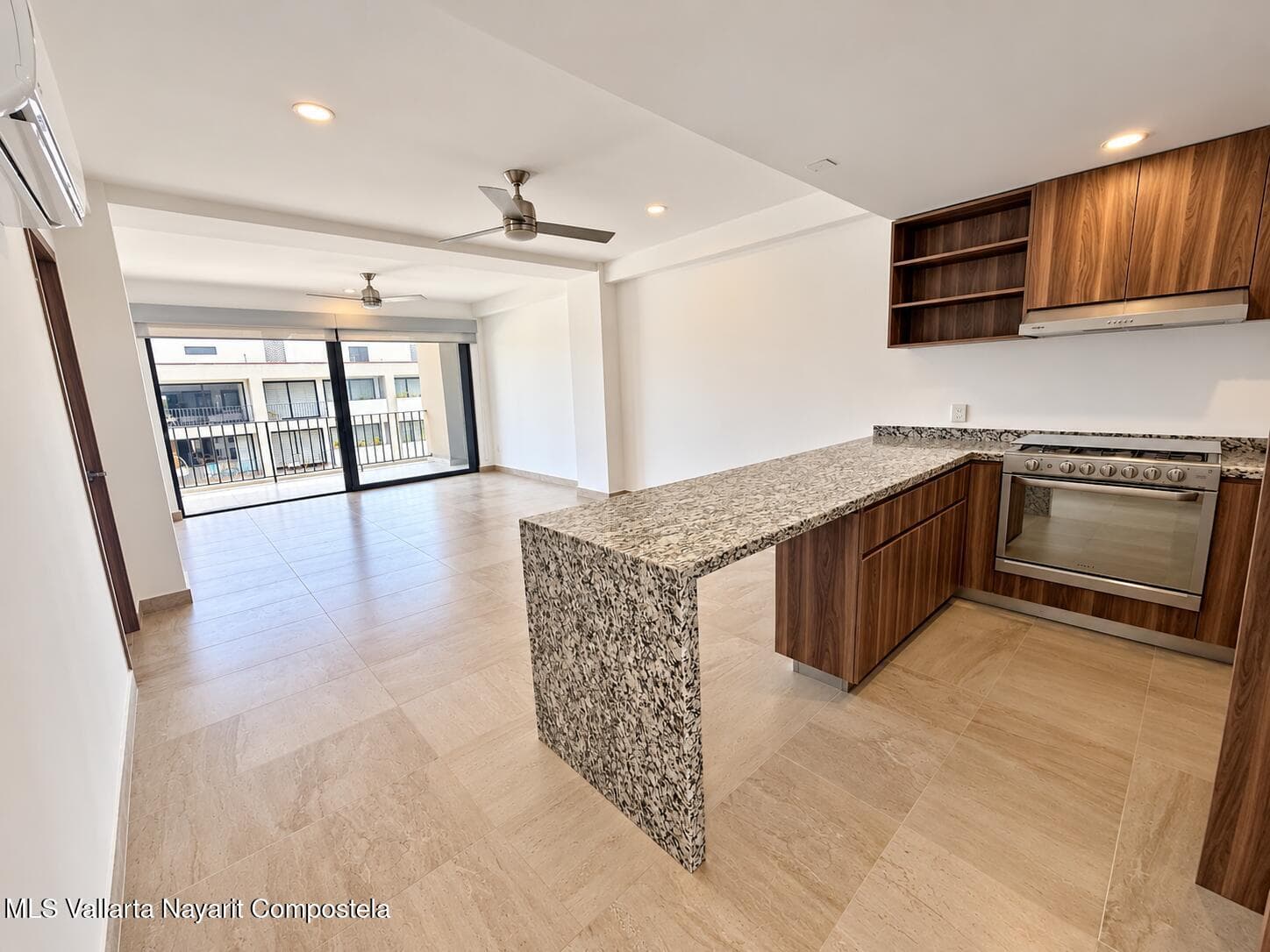 Condo Iyari
