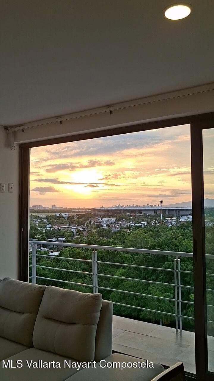 Condo Preciosa