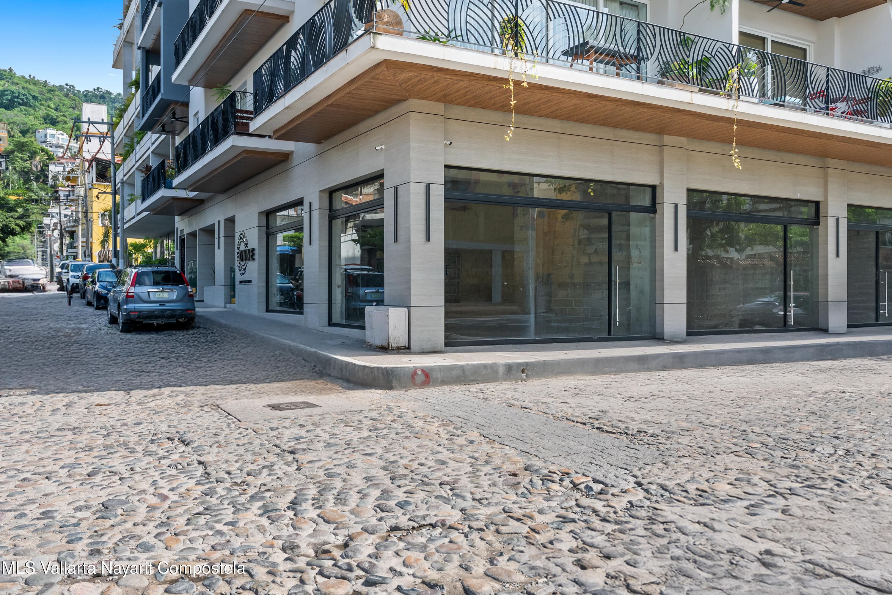 DVINE UP LOCAL 02