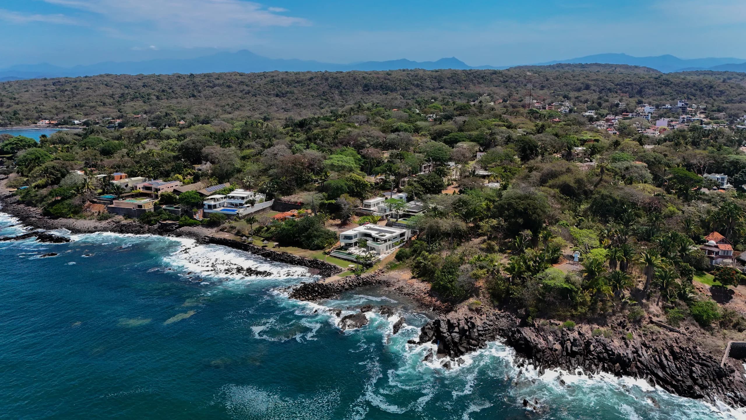 Located within one of Riviera Nayarit’s most private coastal enclaves, surrounded by lush tropical landscape and the Pacific Ocean.